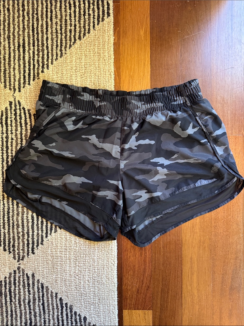 Athleta Mesh Racer Run Short 4in